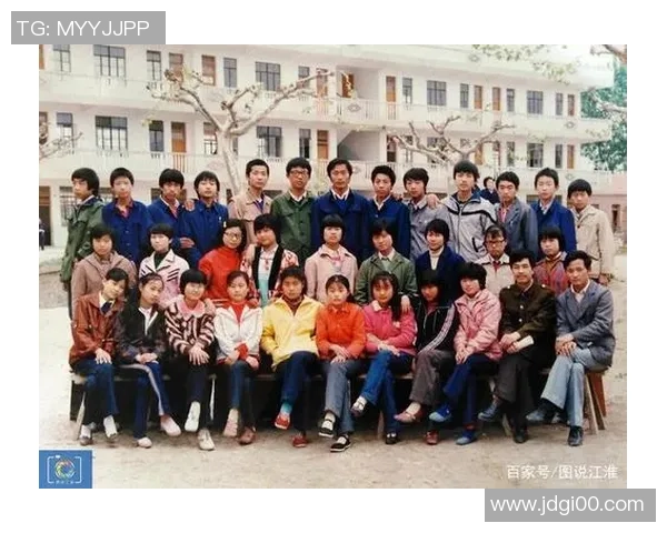 周芳专访：从青涩少女到羽毛球冠军的奋斗与成长之路